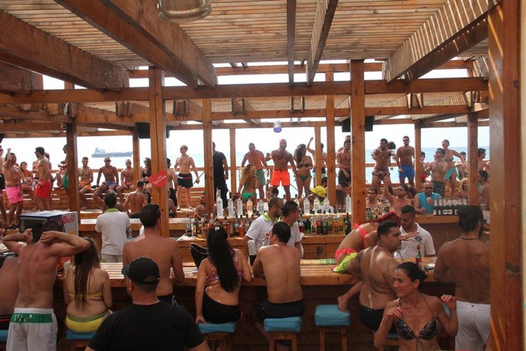 Cyan Beach Bar on Sunday